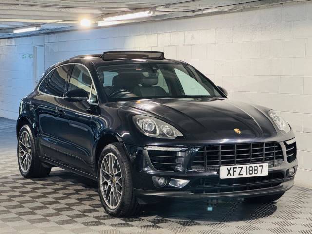 Porsche Macan 2.0 5dr PDK Estate Petrol BLACK