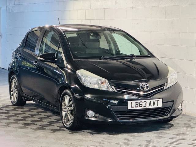 Toyota Yaris 1.33 VVT-i Icon+ 5dr Multidrive S Hatchback Petrol BLACK