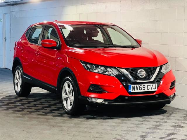 Nissan Qashqai 1.3 DiG-T 160 Acenta Premium 5dr DCT Hatchback Petrol RED