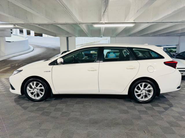 2016 Toyota Auris 1.8 Hybrid Business Edition 5dr CVT