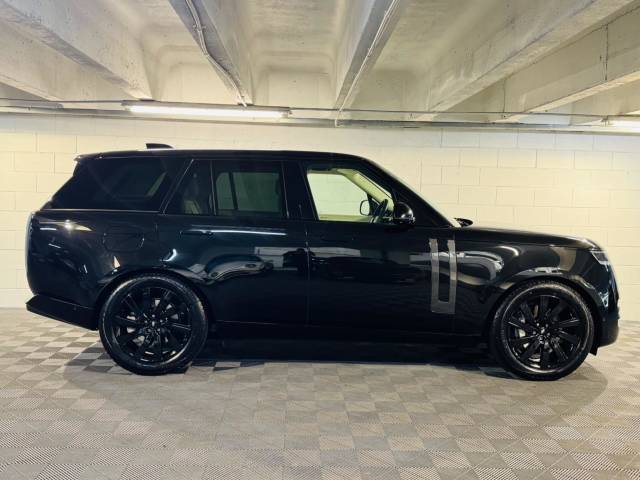 2025 Land Rover Range Rover 3.0 P400 SE 4dr Auto