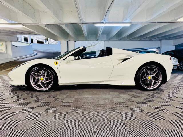 2021 Ferrari F8 Spider 3.9 F8 SPIDER S-A