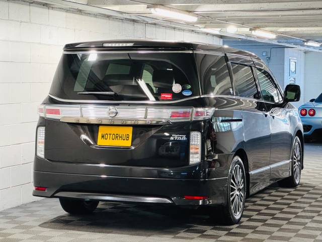2014 Nissan Elgrand 2.5 250 HIGHWAY STAR  Auto/Tip 7 Seats