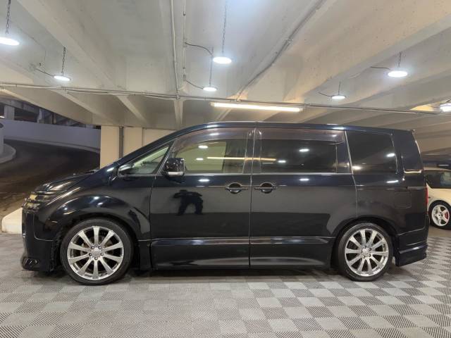 2007 Mitsubishi Delica D5 2.4 ROADEST G NAVIGATION PACKAGE