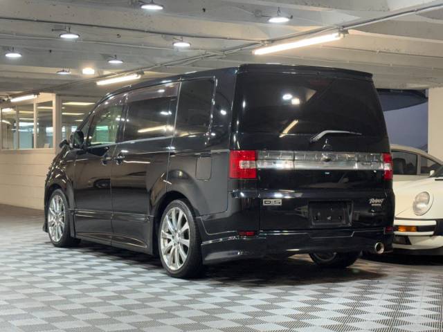 2007 Mitsubishi Delica D5 2.4 ROADEST G NAVIGATION PACKAGE