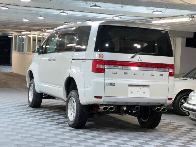 2007 Mitsubishi Delica D5 2.4 G POWER PACKAGE 4WD With LIFT KIT