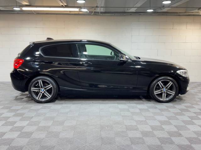 2019 BMW 1 Series 118i [1.5] Sport 3dr [Nav/Servotronic]