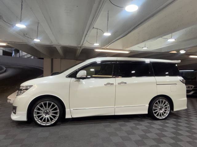 2013 Nissan Elgrand 3.5 350 RIDER BLACKLINE SUNROOF Model