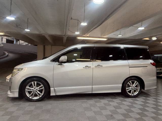 2011 Nissan Elgrand 3.5 350 Highway Star PREMIUM + SUNROOF