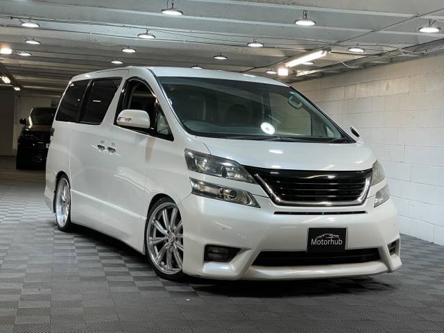 Toyota Vellfire 2.4 Z Platinum Selection 7 Seat Pearl MPV Petrol White