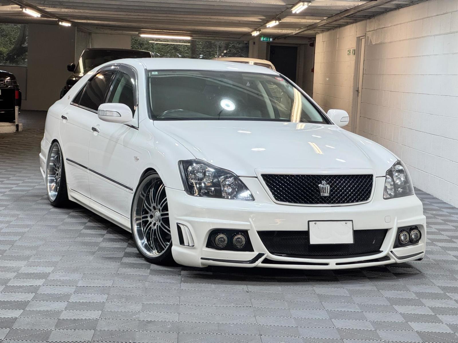 2004 Toyota Crown