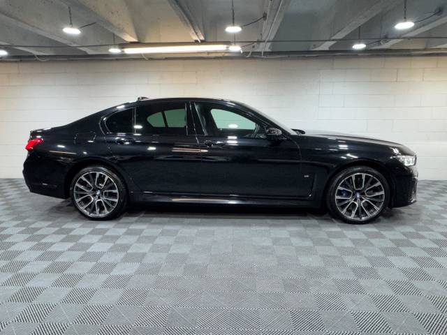 2022 BMW 7 Series 3.0 730d xDrive MHT M Sport 4dr Auto