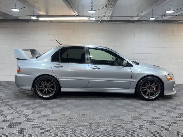 2006 Mitsubishi Lancer 2.0 EVO IX MR FQ-320 Saloon 4dr Petrol Manual (334 g/km, 326 bhp)