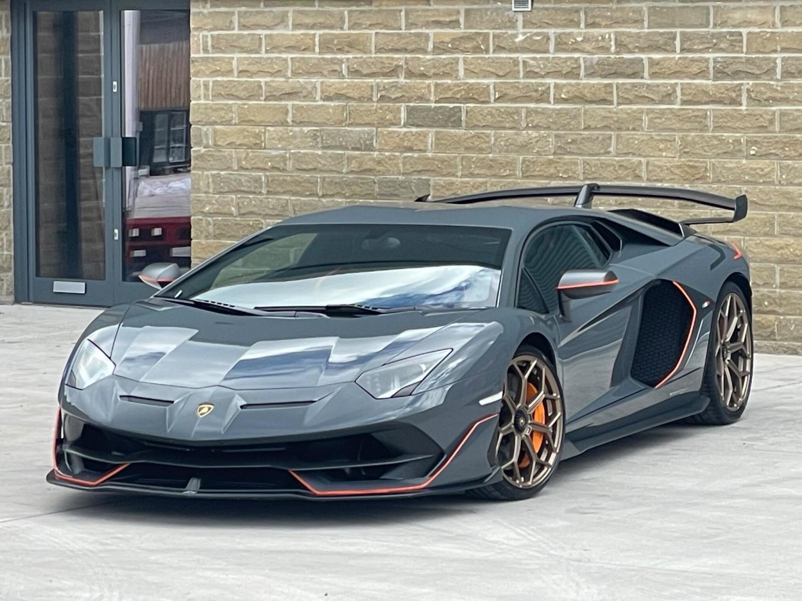 2019 Lamborghini Aventador