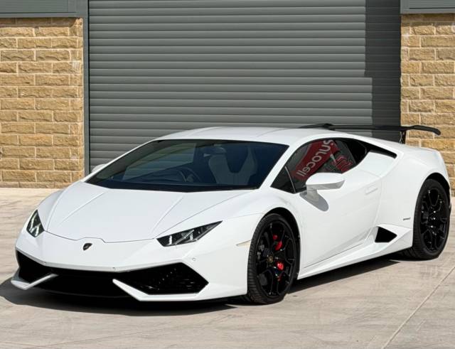 Lamborghini Huracan 5.2 LP 610-4 2dr LDF Coupe Petrol WHITE