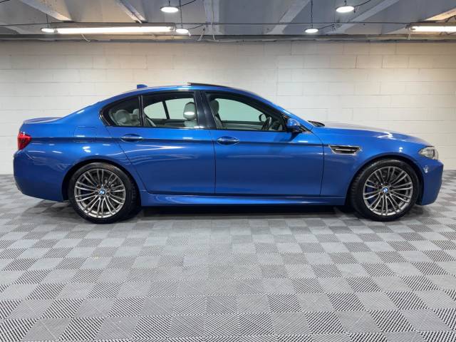 2015 BMW M5 4.4 M5 4dr DCT