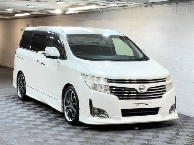 Nissan Elgrand 2.5 250 Highway Star Urban Chrome Auto Estate Petrol White
