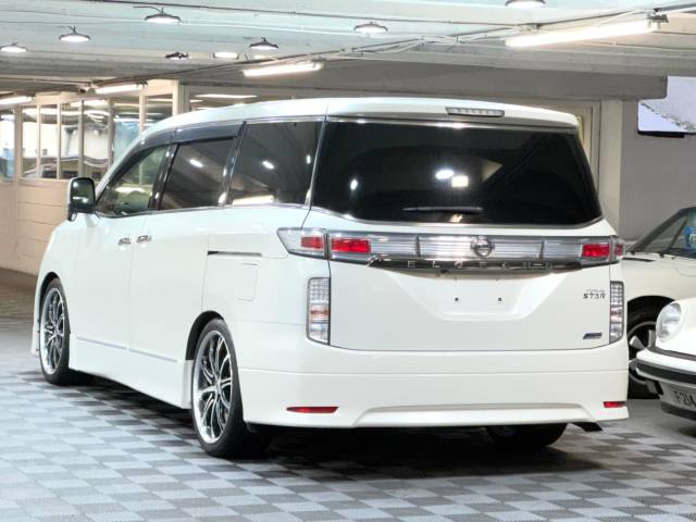 2012 Nissan Elgrand 2.5 250 Highway Star Urban Chrome Auto