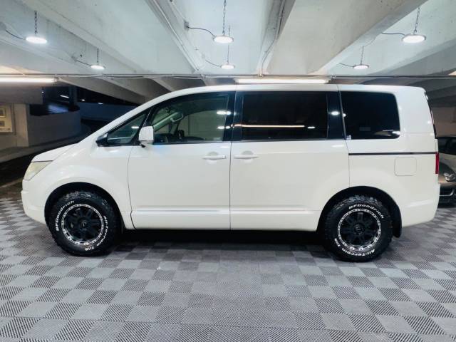 2010 Mitsubishi Delica D5 2.0 G POWER PACKAGE 4WD 7 Seat MIVEC