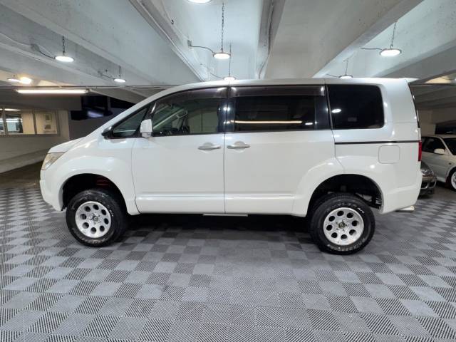 2007 Mitsubishi Delica D5 2.4 G POWER PACKAGE 4WD With LIFT KIT