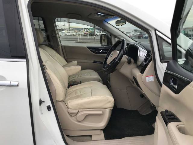 2015 Nissan Elgrand 2.5 250 XG Full FLEDERMAUS Body Kit