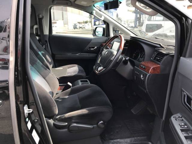 2011 Toyota Vellfire 2.4Z Platinum Selection 2 Auto 7 Seat