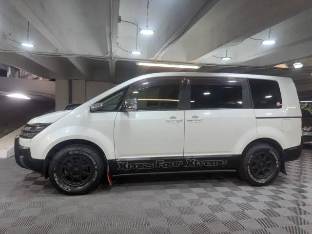 2011 Mitsubishi Delica D5 2.0 G POWER PACKAGE 8 Seat ULEZ
