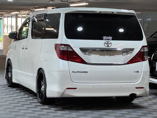2011 Toyota Alphard 3.5 350S Premium Selection 2 | Sunroof's