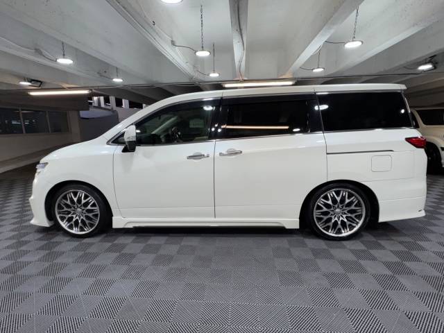 2015 Nissan Elgrand 2.5 250 XG Full FLEDERMAUS Body Kit