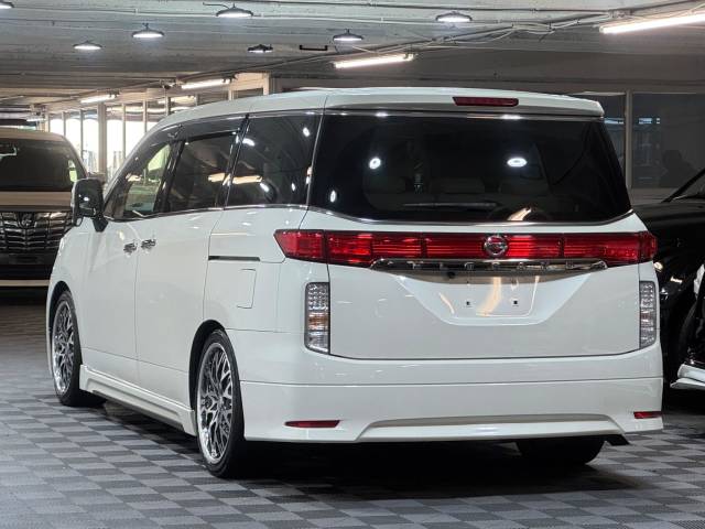 2015 Nissan Elgrand 2.5 250 XG Full FLEDERMAUS Body Kit