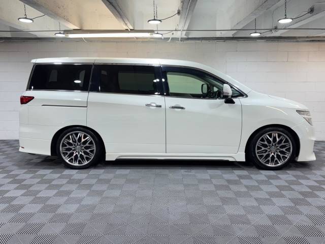 2015 Nissan Elgrand 2.5 250 XG Full FLEDERMAUS Body Kit