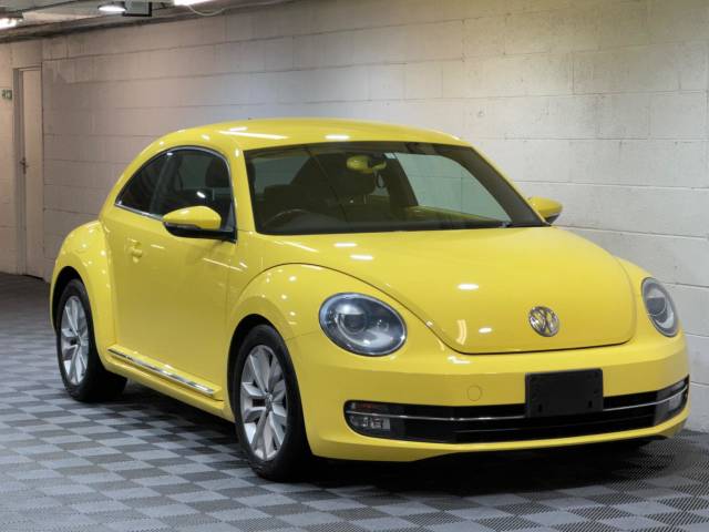 Volkswagen Beetle 1.2 TSI BlueMotion Tech Design Hatchback 3dr Petrol DSG Euro 6 (s/s) (105 ps) Hatchback Petrol Yellow