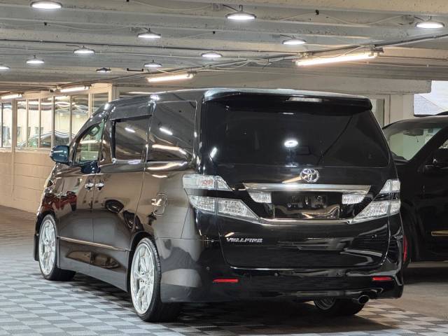 2011 Toyota Vellfire 2.4Z Platinum Selection 2 Auto 7 Seat