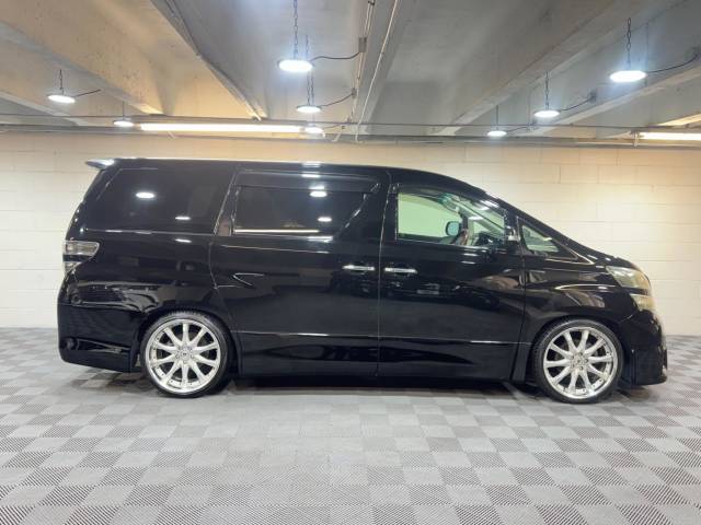 2011 Toyota Vellfire 2.4Z Platinum Selection 2 Auto 7 Seat