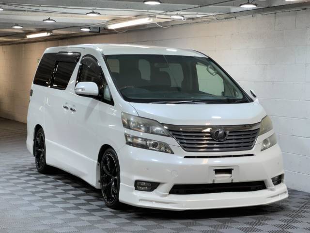 Toyota Vellfire 2.4Z Platinum Selection 2 Auto 7 Seat MPV Petrol White