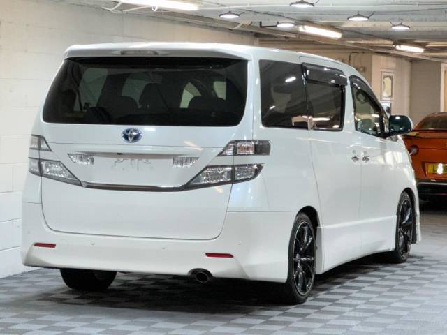 2010 Toyota Vellfire 2.4Z Platinum Selection 2 Auto 7 Seat