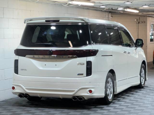 2013 Nissan Elgrand 2.5 250 Highway Star FULL IMPUL CAR ULEZ