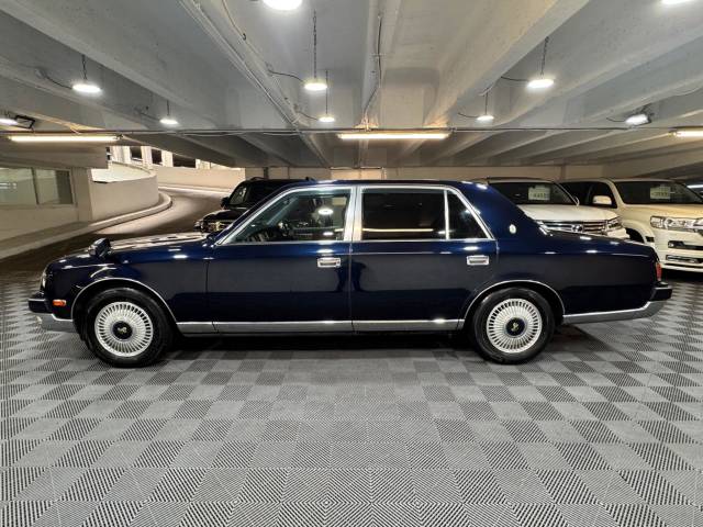 2004 Toyota Century 5.0 V12 Royal Luxury Dual EMV Package