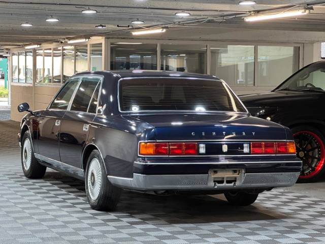 2004 Toyota Century 5.0 V12 Royal Luxury Dual EMV Package