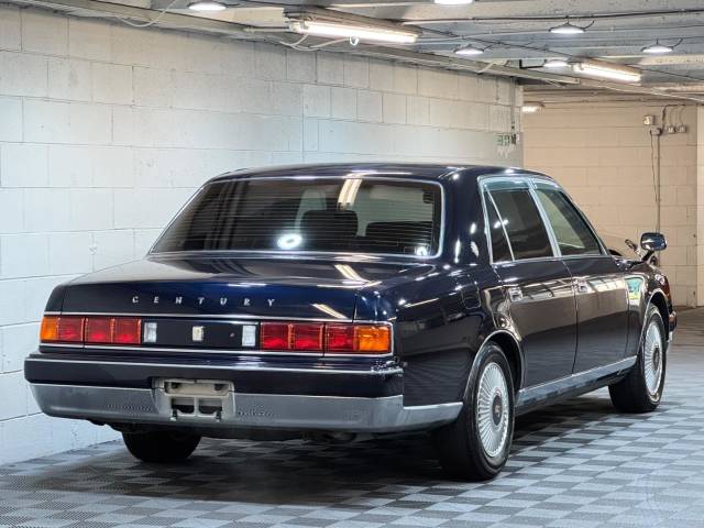 2004 Toyota Century 5.0 V12 Royal Luxury Dual EMV Package