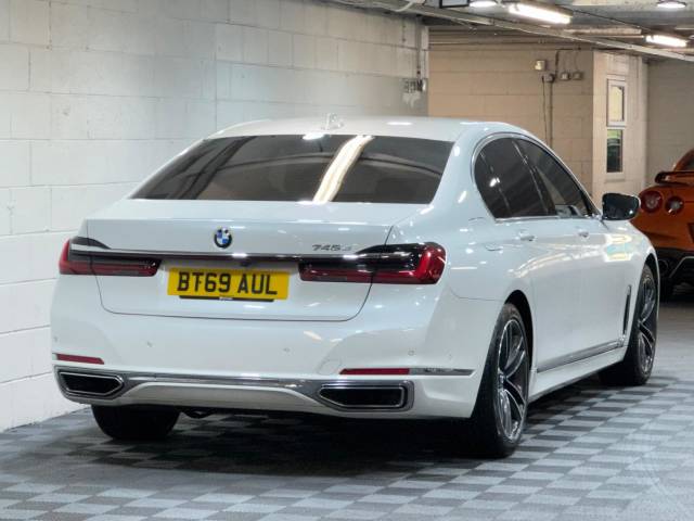 2019 BMW 7 Series 3.0 745e 4dr Auto