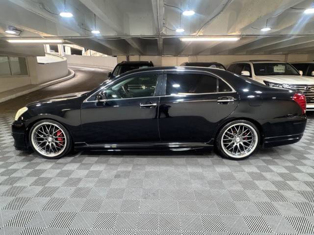2010 Toyota Crown Majesta 4.6 V8 G Type F Package WALD