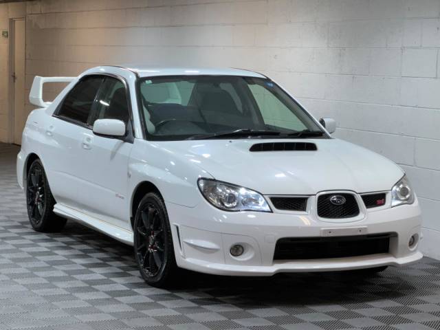 Subaru Impreza 2.0 Turbo 4WD EJ20 Auto STi Looks Saloon Petrol White