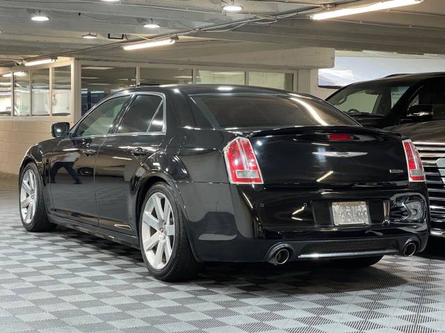 2013 Chrysler 300C 6.4 V6 SRT-8 HEMI [Gen 2] RHD Auto 4dr