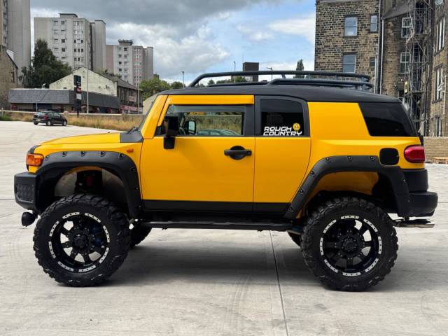 2011 Toyota FJ Cruiser 4.0 V6 LHD LIFT KIT + FRESH IMPORT ULEZ