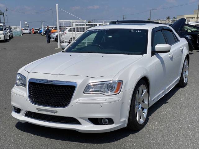 Chrysler 300C 6.4 V6 SRT-8 HEMI [Gen 2] RHD Auto ULEZ Saloon Petrol White
