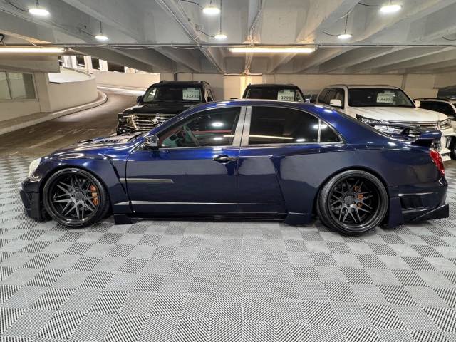 2004 Toyota Crown Majesta 4.3 V8 A Type JDM WIDEBODY KIT