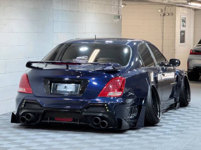 2004 Toyota Crown Majesta 4.3 V8 A Type JDM WIDEBODY KIT