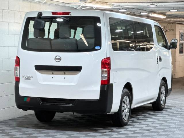 2014 Nissan NV300 Caravan Minibus 2.5 Petrol Auto 10 Seat