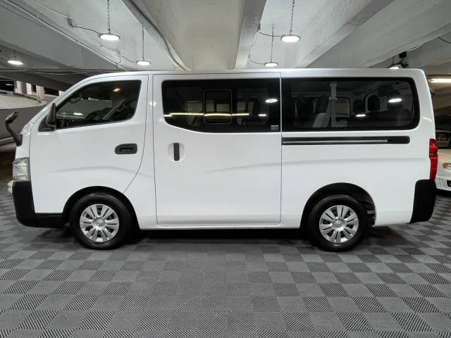 2014 Nissan NV300 Caravan Minibus 2.5 Petrol Auto 10 Seat